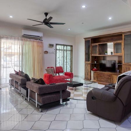 Gunung View Homestay 10 To 12 Pax Near Sunway Tambun Ipoh Kültér fotó