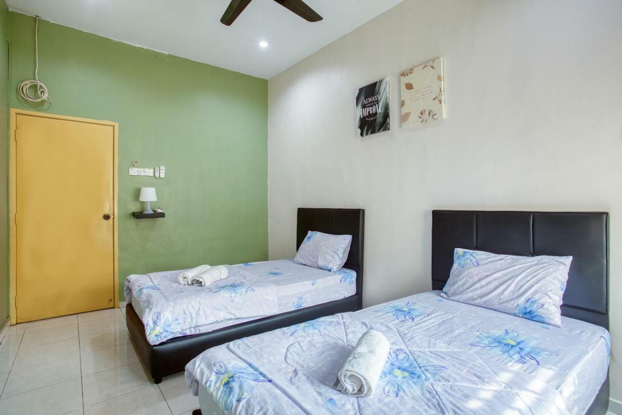 Gunung View Homestay 10 To 12 Pax Near Sunway Tambun Ipoh Kültér fotó