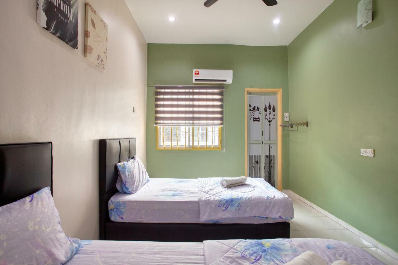 Gunung View Homestay 10 To 12 Pax Near Sunway Tambun Ipoh Kültér fotó