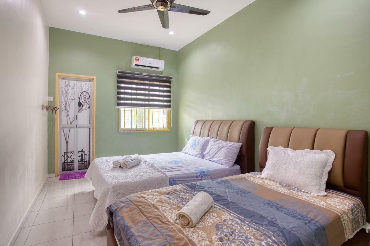 Gunung View Homestay 10 To 12 Pax Near Sunway Tambun Ipoh Kültér fotó