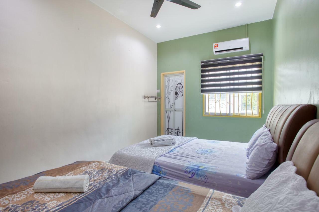 Gunung View Homestay 10 To 12 Pax Near Sunway Tambun Ipoh Kültér fotó