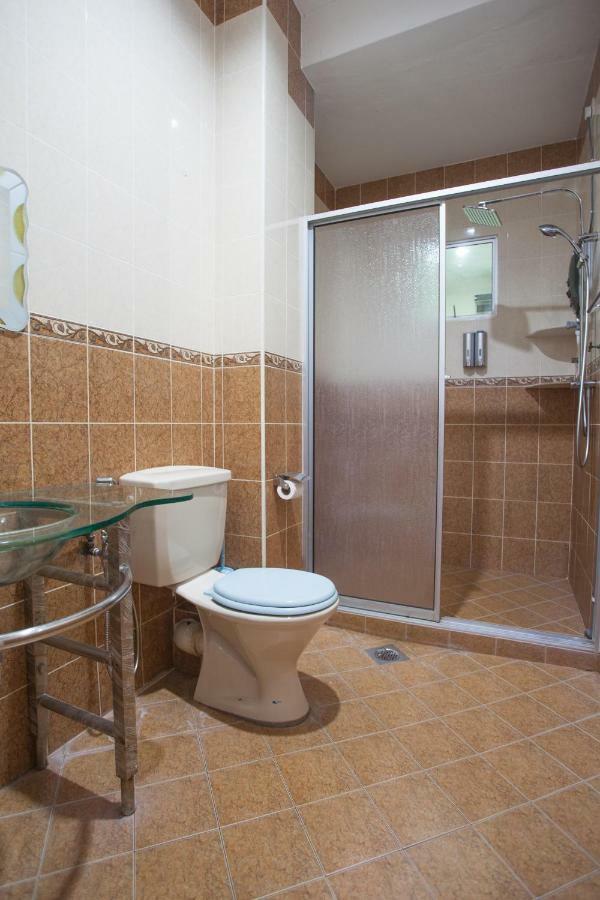 Gunung View Homestay 10 To 12 Pax Near Sunway Tambun Ipoh Kültér fotó
